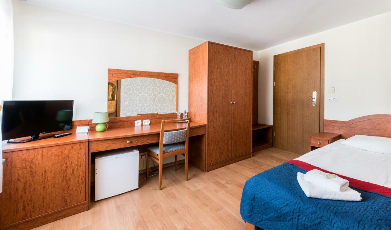 Bed and Breakfast Gosciniec Witomino Гдыня Экстерьер фото